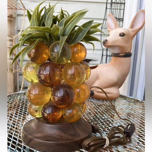 Tiki Lucite Amber Grape Cluster Pineapple Table Lamp MCM Mid Century Vintage 60s - Picture 9 of 9